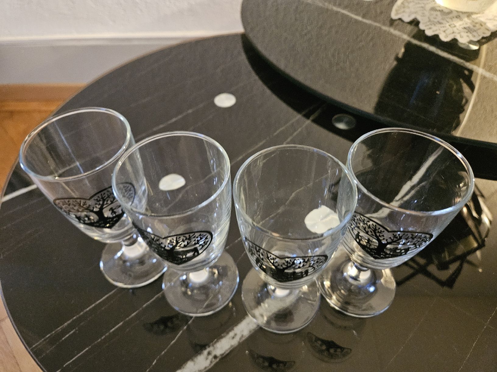 Gläser: 4 verres avec motifs – Neu (gemäss Beschreibung) aus Reconvilier von ner_9v6b 1