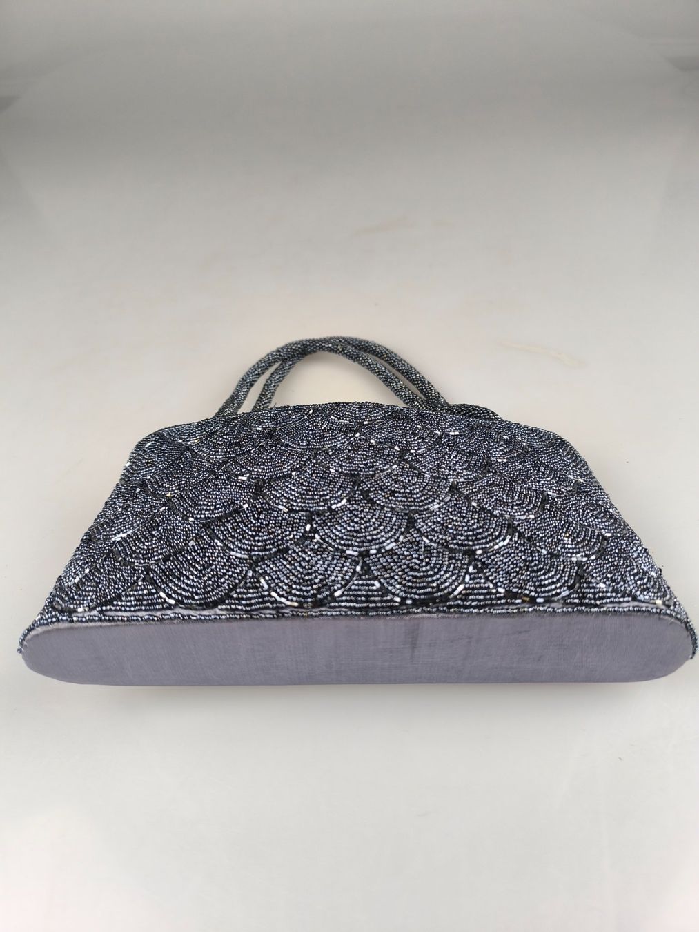 Borse da donna: Vintage-Handtasche Grau/Silber-Töne – Usato da Rüti ZH venduto da Restwert_Rueti_ZH 2