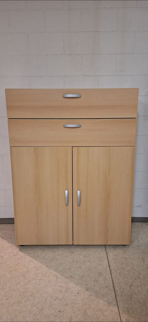 Cassettiere: Kommode  B81cm, T35cm, H158cm, gem. Abb. – Usato da Niederwil SG venduto da kaseopeia