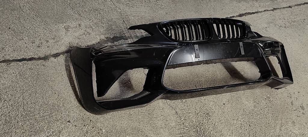 Tutti pezzi di ricambio auto: Originale schwarze BMW M2 Stoßstange  – Usato da Reinach AG venduto da pat_m26y 2
