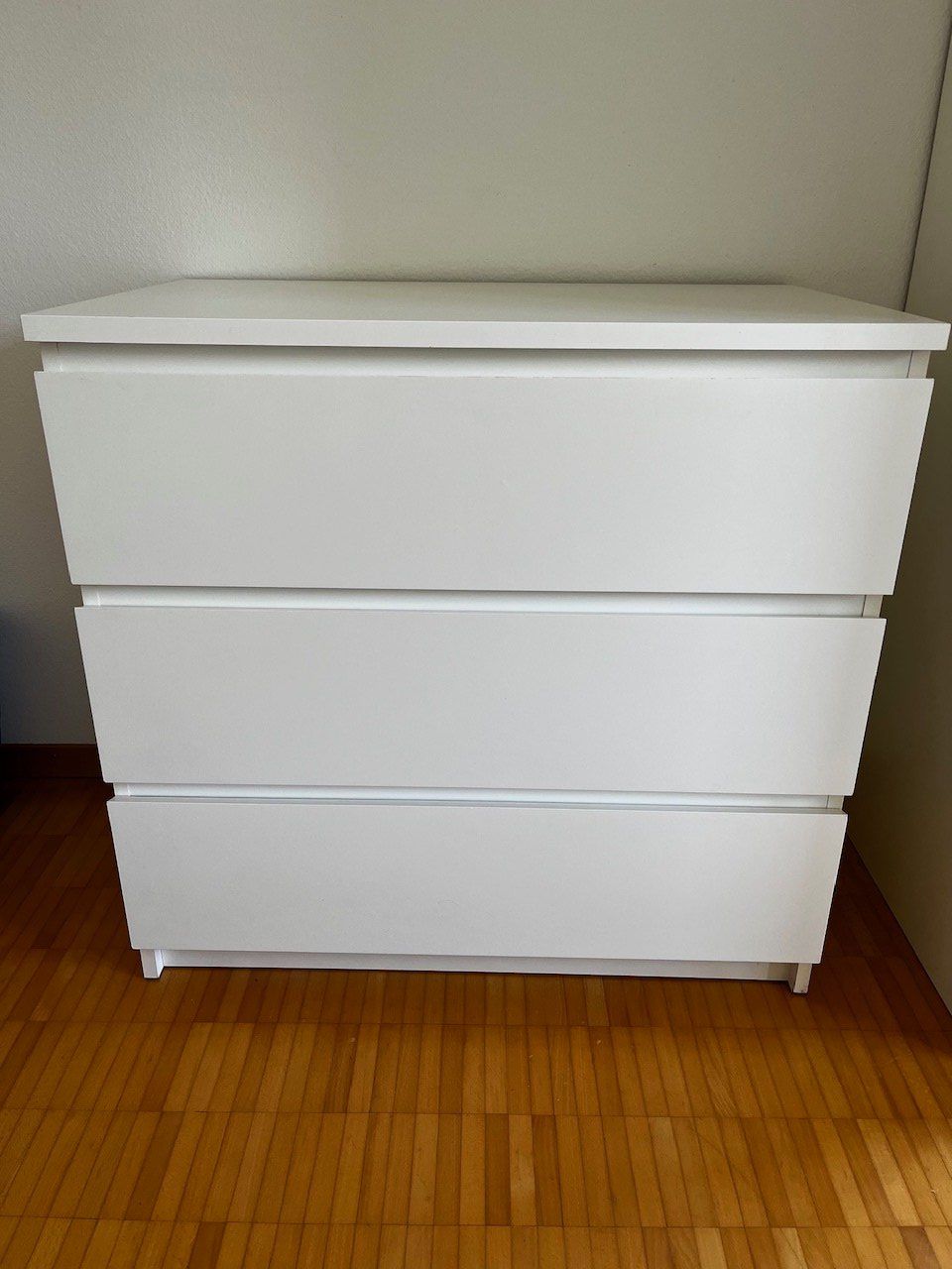 Ikea Cassettiere: Weisse Ikea Malm Kommode – Usato da Zürich venduto da Timo_G