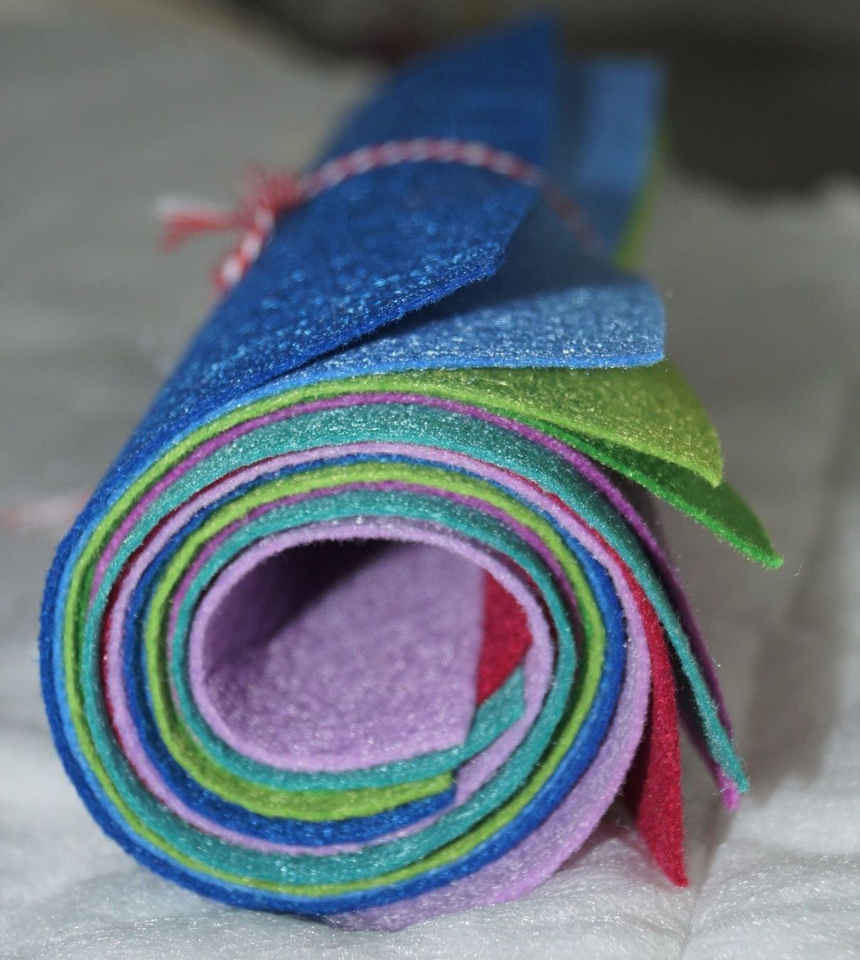 Bastelsets: BASTELFILZ-SET, 8 Farben 30x30 cm  Set 8 – Neu (gemäss Beschreibung) aus Langenthal von flowersNbirds