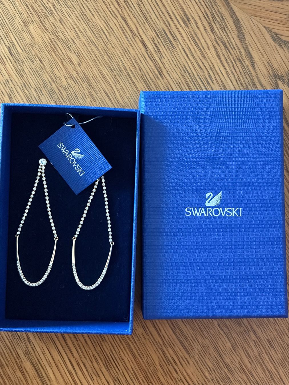 Swarovski Orecchini pendenti & Orecchini a lobo: Swarovski Long Earrings – Usato da Luzern venduto da AM2nd