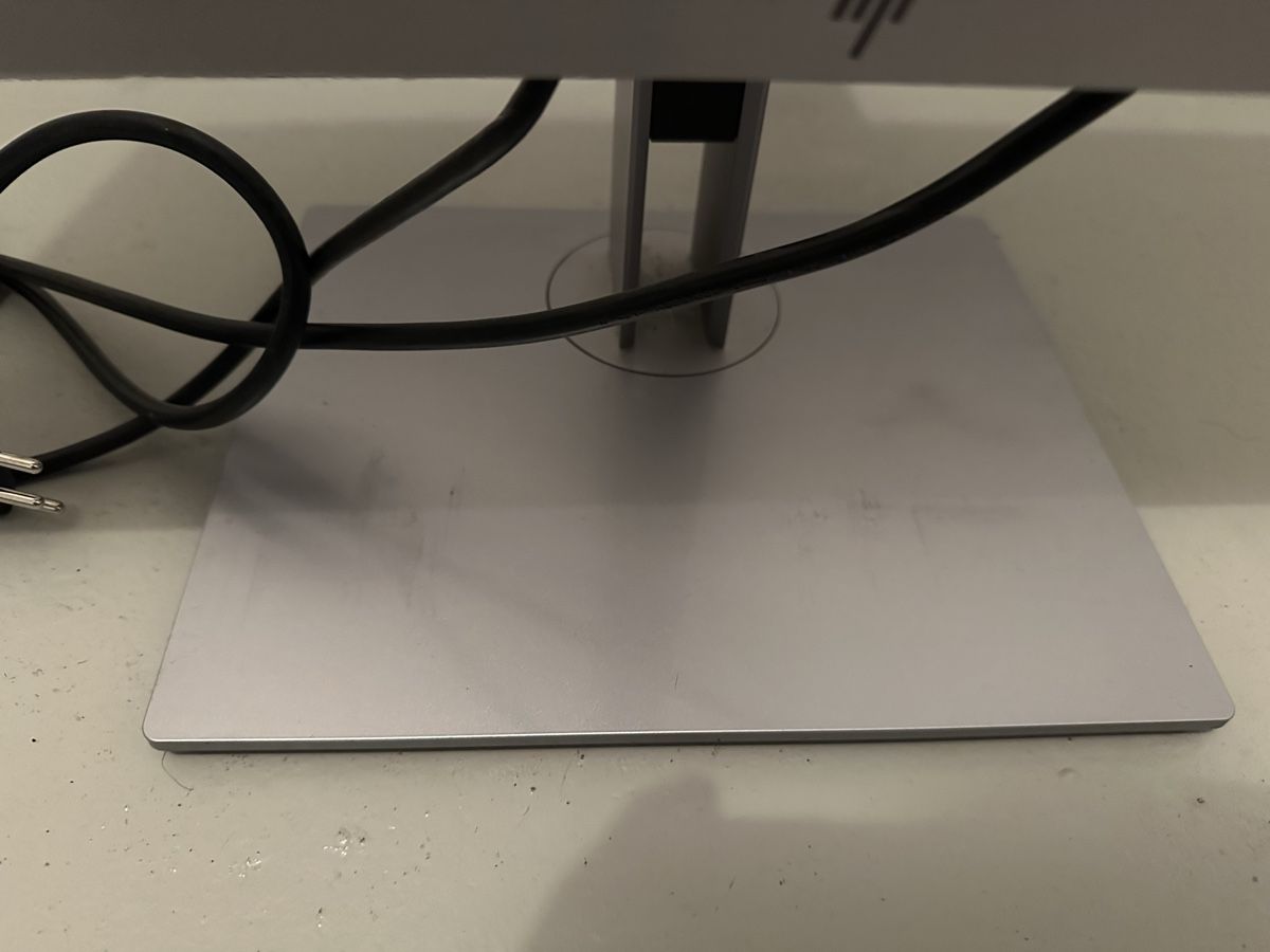 Hewlett Packard Monitor: HP EliteDisplay E243i – Usato da Gisikon venduto da S_andra 1