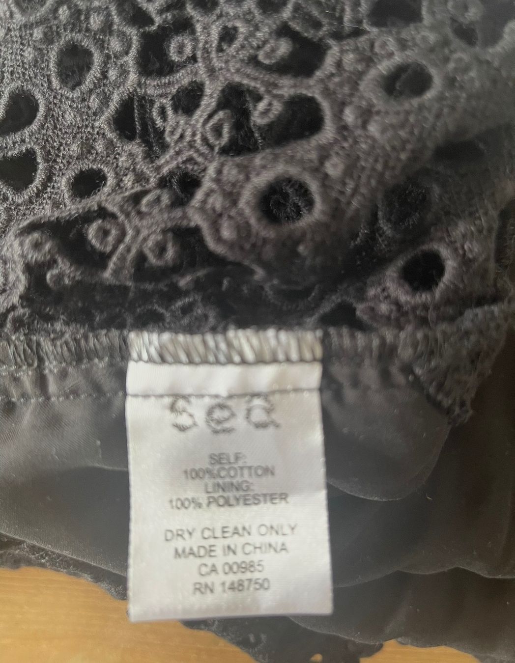 Camicette: Schwarze SEE NEW YORK Bluse, Spitze, Gr. M – Usato da Horgen venduto da Sol-verde 3