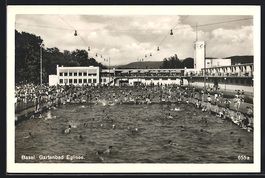 Basel, Gartenbad Eglisee mit Besuchern