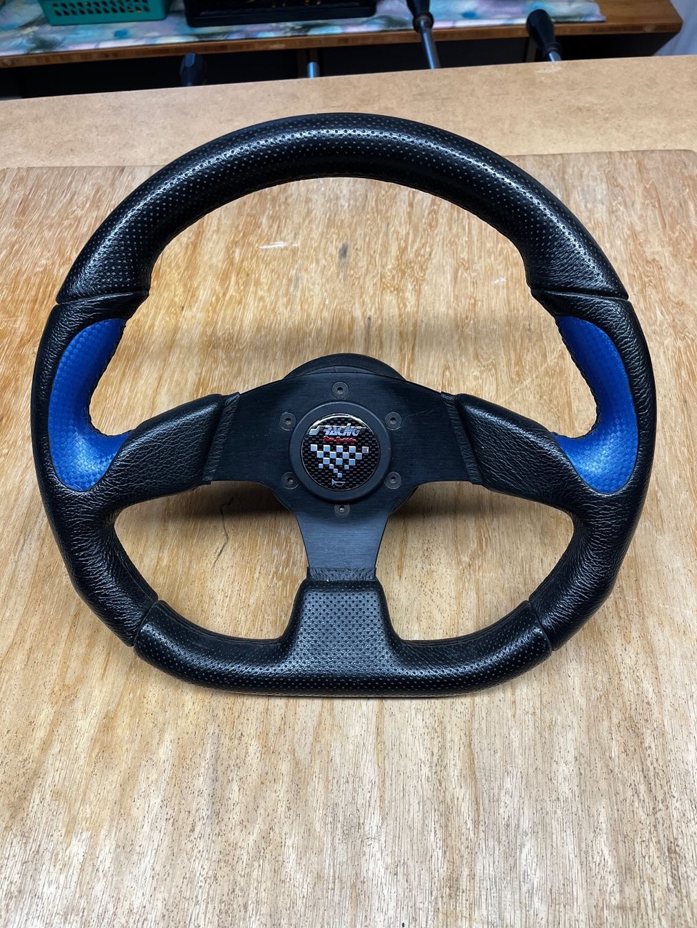 Tutti pezzi di ricambio auto: Racing Lenkrad - Simoni Sport Racing – Usato da Zeihen venduto da lun_f2v2