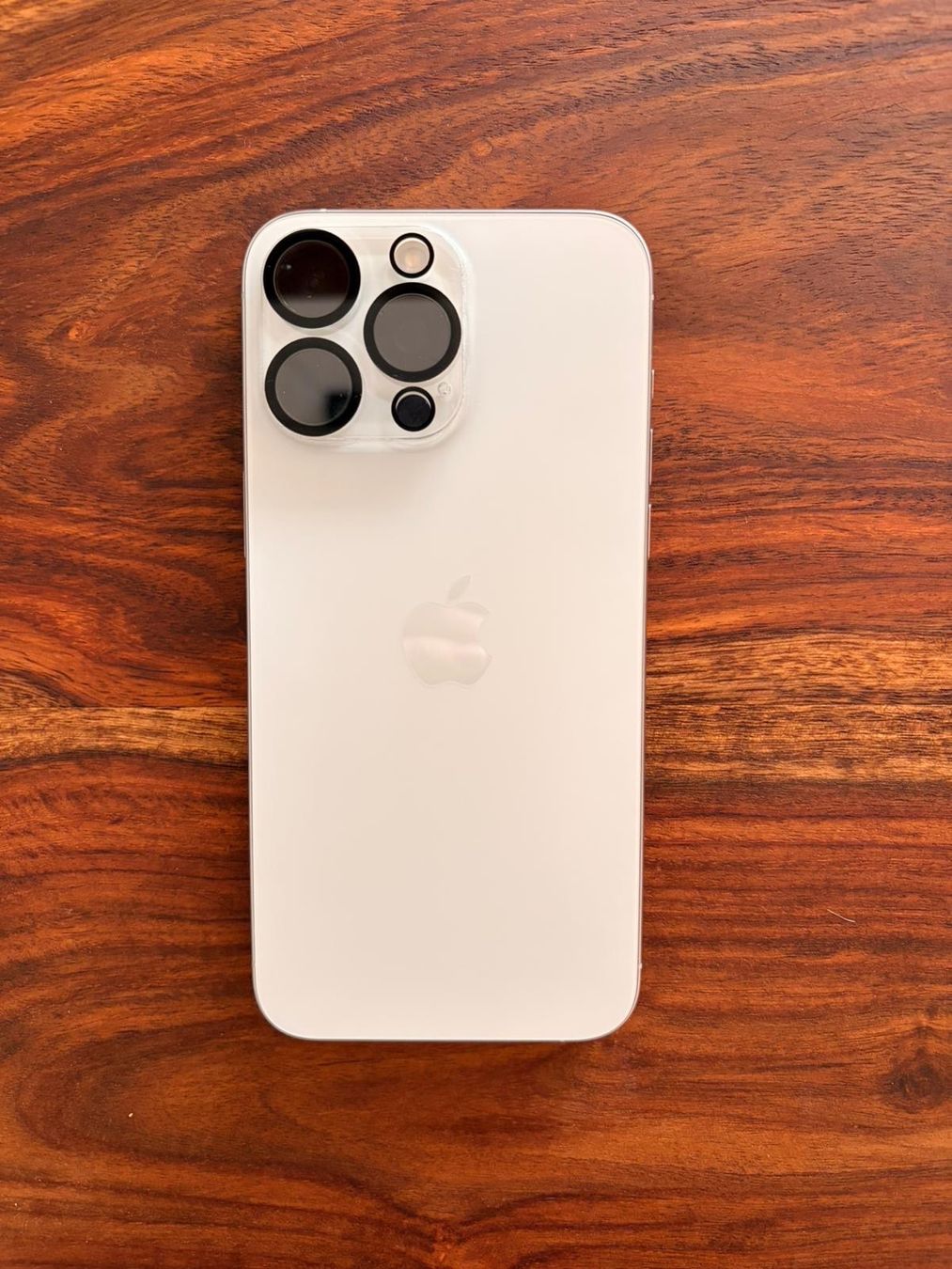 Apple Telefoni cellulari / Smartphones: iPhone 15 Pro Max 256GB White Titan – Usato da Lyss venduto da Tosa