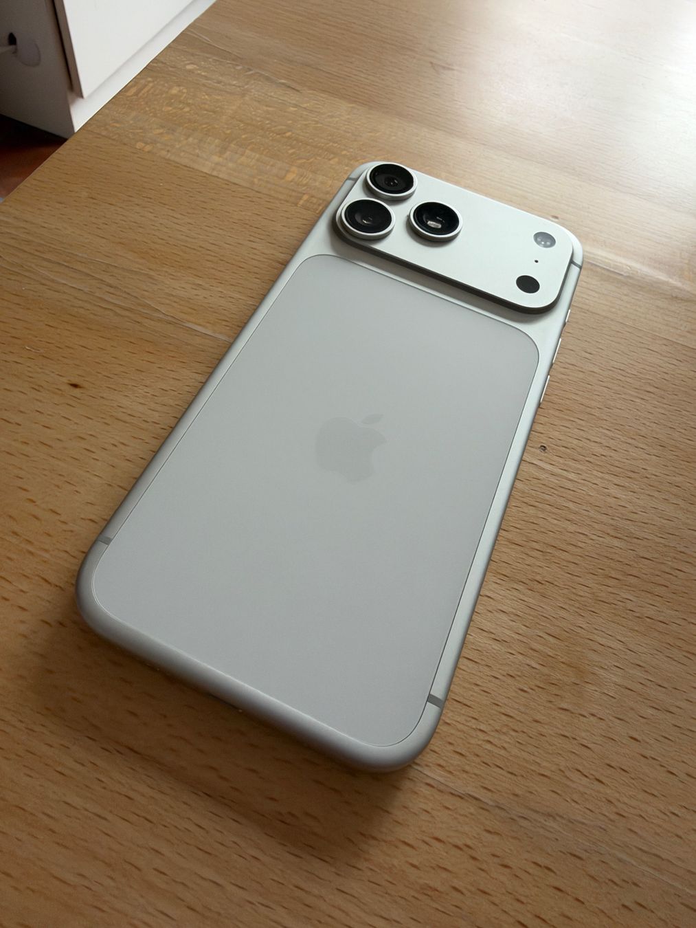 Apple Telefoni cellulari / Smartphones: iPhone 17 Pro Max silber 1 TB – Usato da Zug venduto da mwb27 1