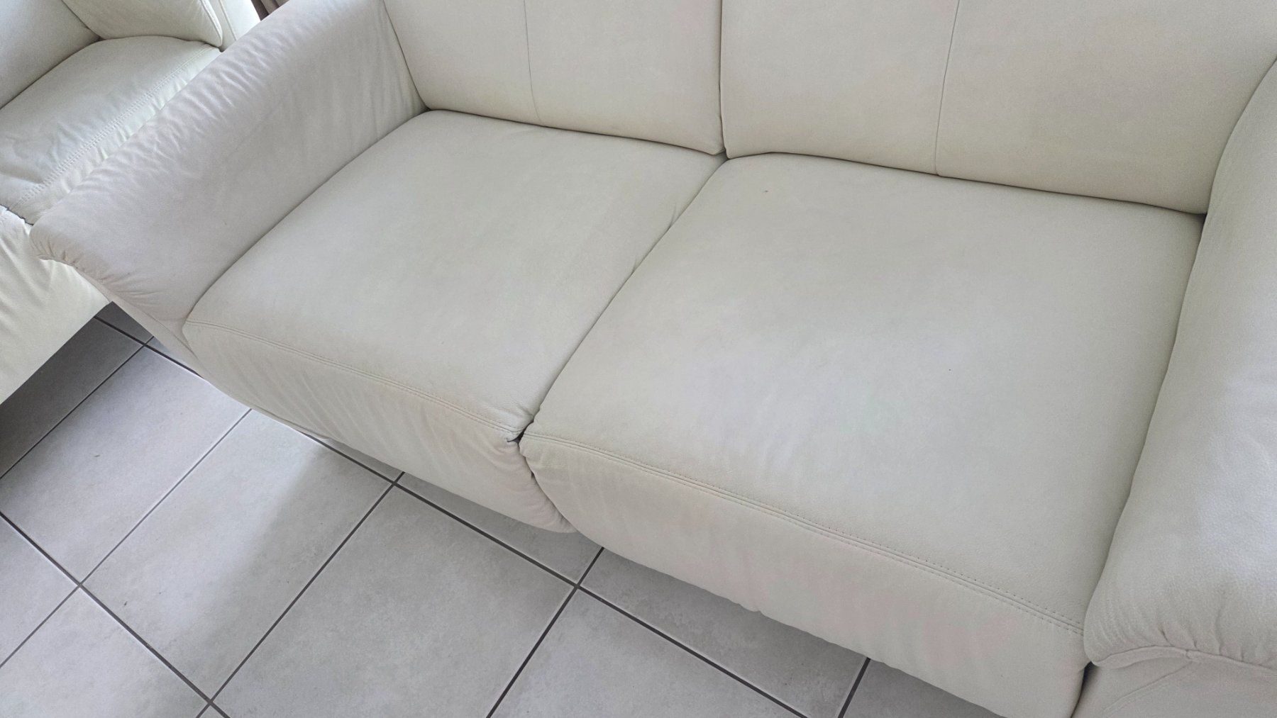 Sofas: Echtleder 2er Sofa Weiss B165xT90xH105 – Gebraucht aus Niederrohrdorf von Danse01 2