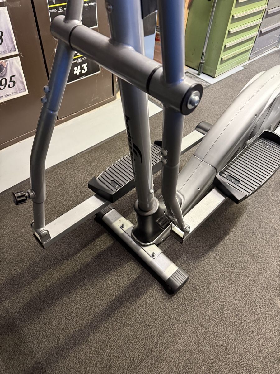 Hometrainer: Crosstrainer super Zustand  – Gebraucht aus Widnau von RetoW01 6