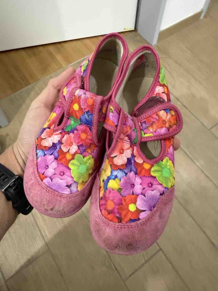 Froddo Schuhe für Mädchen: Froddo Hausschuhe Blumenmuster Grösse 28 – Gebraucht aus Windisch von Dani38 3