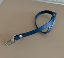 MAISON MOLLERUS Befestigungs Riemen deep blue silber, NEU