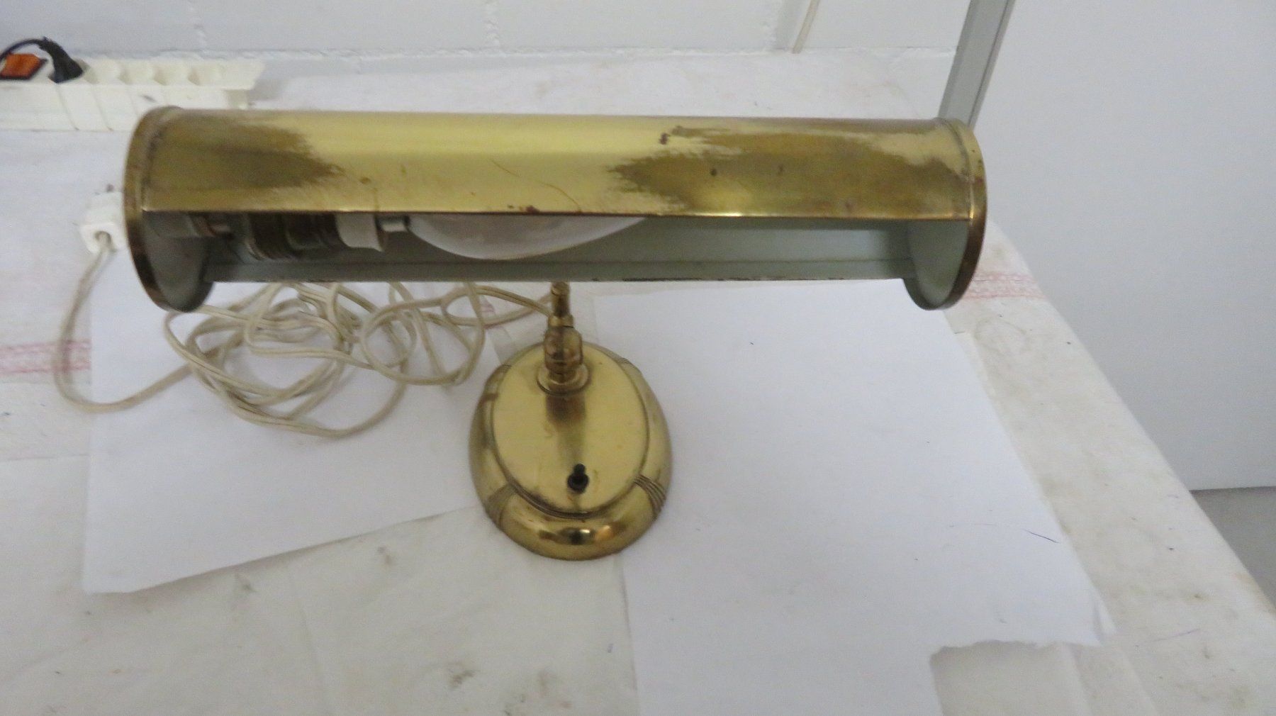 Lampade: Tischlampe antik, messing ca. 100 jährig – Usato da Wetzikon ZH venduto da morda1954
