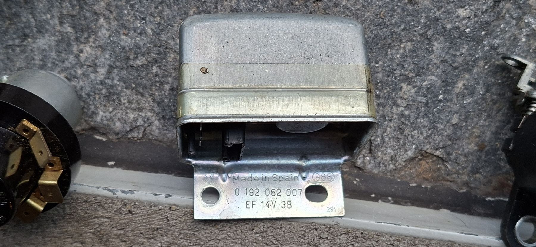 Volkswagen Toutes les pièces auto: VW Bus / Käfer Teile Original – D'occasion à Hergiswil NW par Standard1954 1