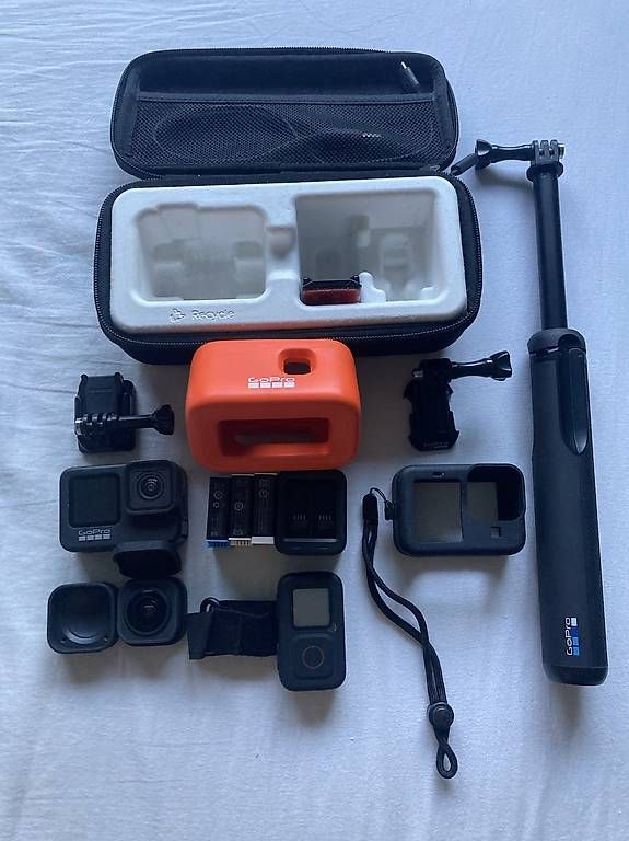 Gopro Action Cam: Gopro Hero 9 con accessori – Gebraucht aus Maggia von obaoba1