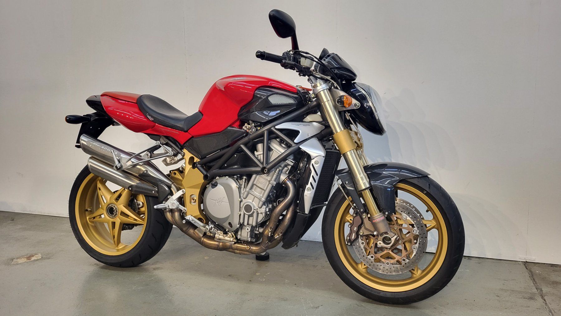 MV Agusta Strada: MV Agusta Brutale 750 Serie Oro – Usato da Tägerschen venduto da Moto-Welt 2
