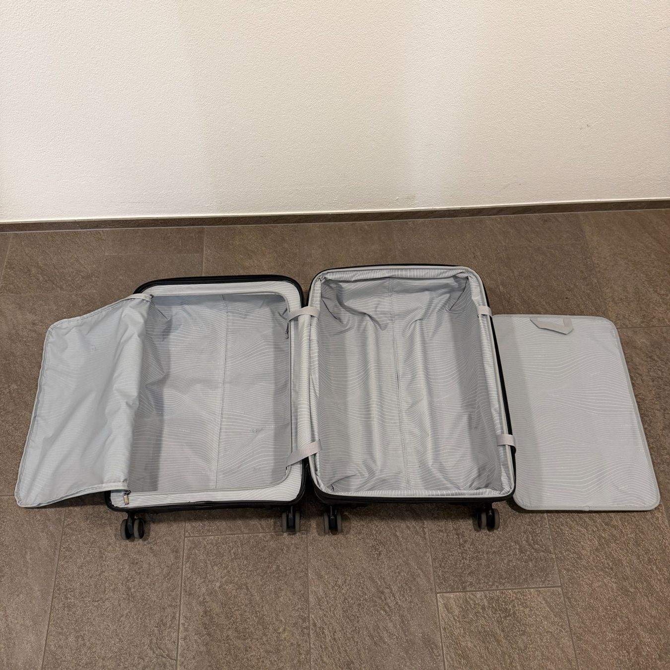 Valises de voyage: Koffer Samsonite Outline Pro Medium Spinner 68 cm schwarz – D'occasion à Balzers par dassandro 6