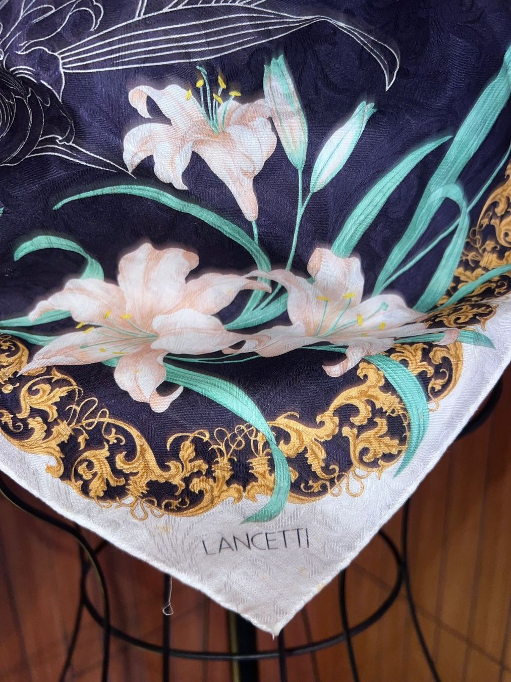 Foulard & Sciarpe: Lancetti Vintage Tuch mit floralem Muster – Usato da Winterthur venduto da Dejv 1