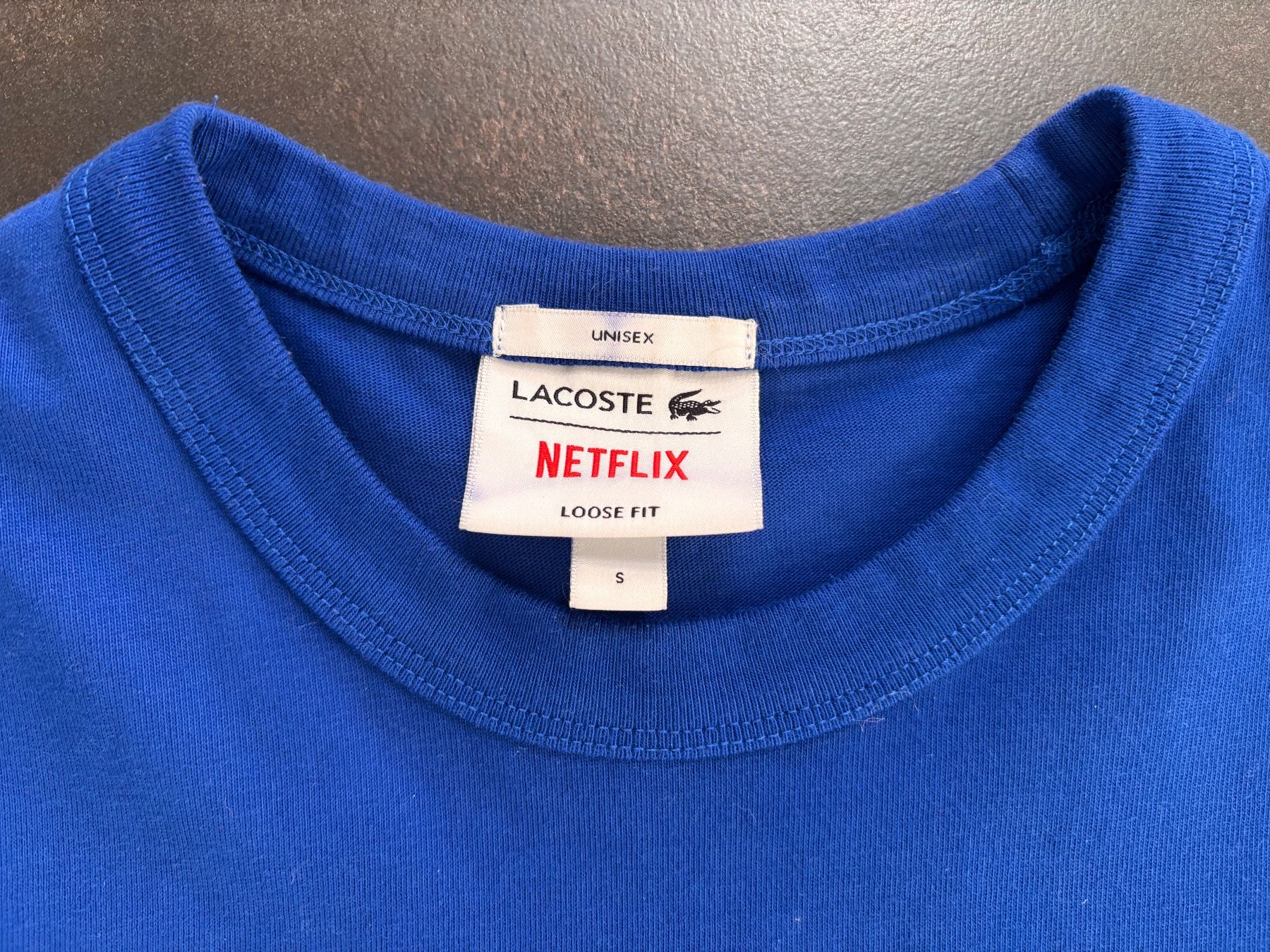 T-shirt: T-shirt Lacoste Netflix bleu taille S – Nuovo (secondo la descrizione) da Matran venduto da val_2vm6 3