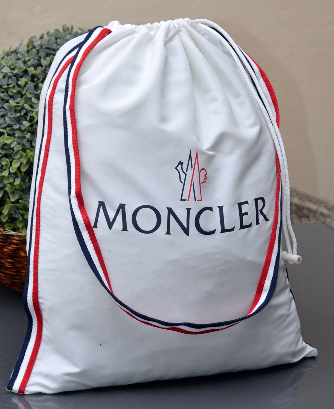 Moncler Taschen: Moncler Tasche / sac Crossbody – Gebraucht aus Collonges von arashee