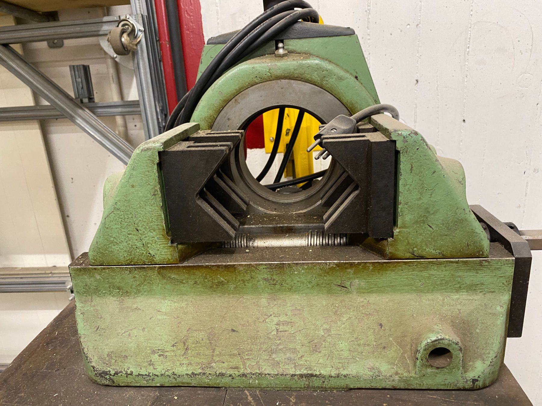 GF Alle Maschinen: GF-Rohrschneidemaschine – Gebraucht aus Winterthur von info_Ly_1912 2
