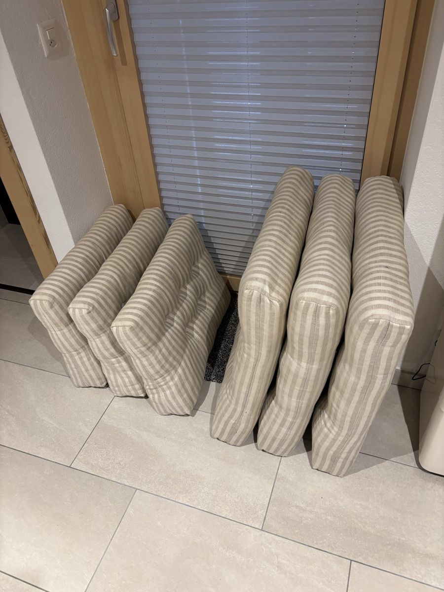 Cuscini: Cuscini decorativi a righe beige e bianco, set di 6 – Usato da Vezia venduto da rit_7ypb 1