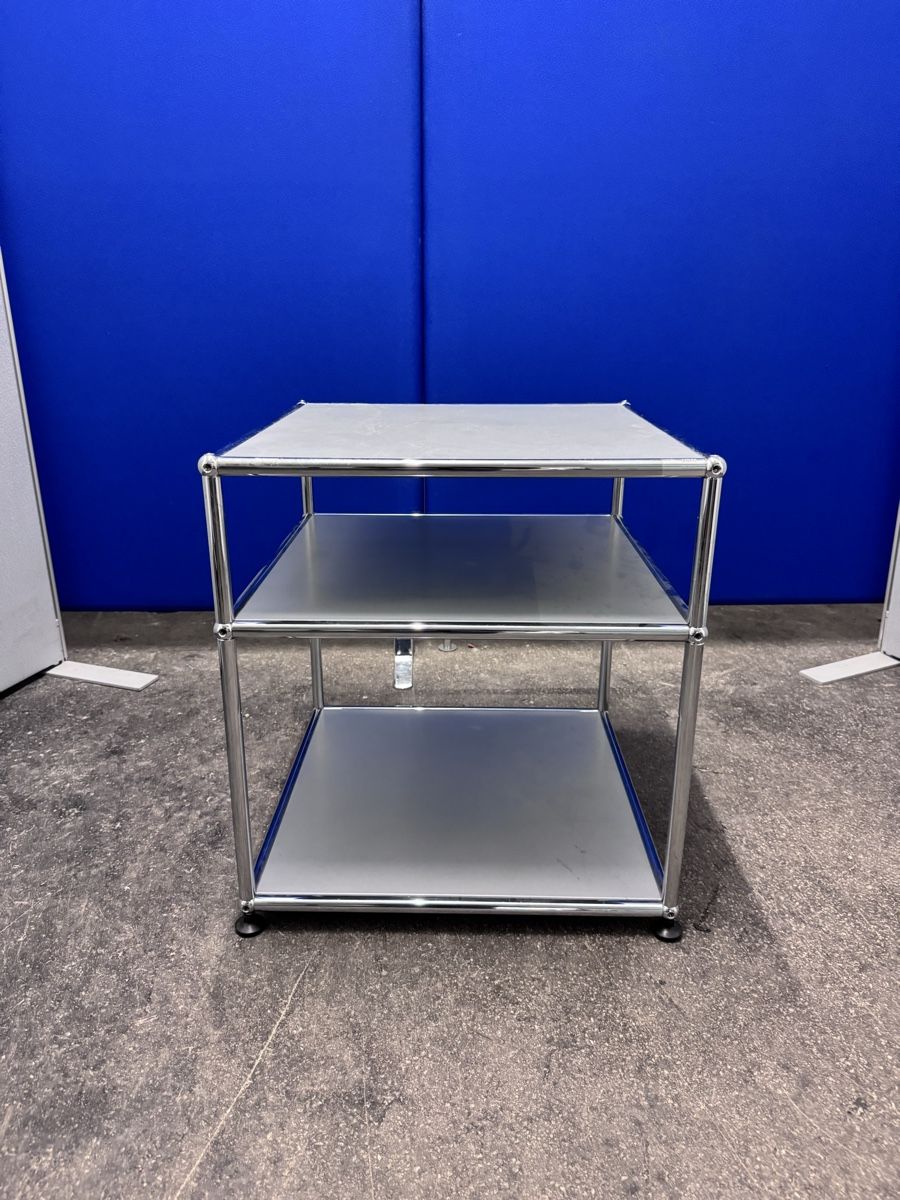Tables: USM Haller Beistelltisch – D'occasion à Bern par samryan
