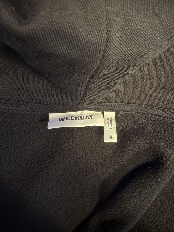 Weekday Pulls & Sweat-shirts: Moderner Schwarzer Weekday Kapuzenpullover, Grösse M – Neuf (Voir description) à Buchs AG par Bela11 2