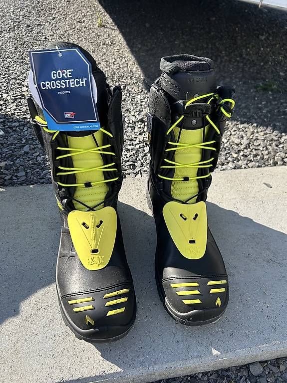 Haix Chaussures hommes: Neue HAIX Fire Eagle Einsatzschuhe Grösse 44  ungetragen – Neuf avec emballage d'origine à Meggen par lou_bfg9