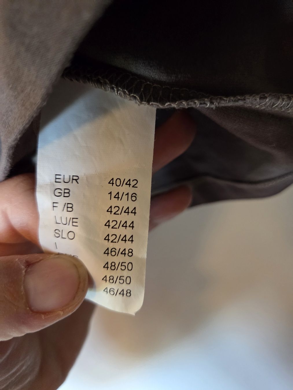 Tops: Braunes Langarmshirt Umstandsshirt, Gr. 40/42 – Gebraucht aus Pfäffikon ZH von salix92 1