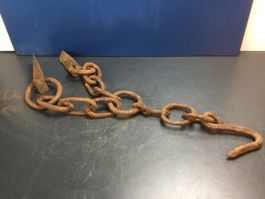 Antike rostige Zughilfe Holzerkette Kette mit Haken rustikal