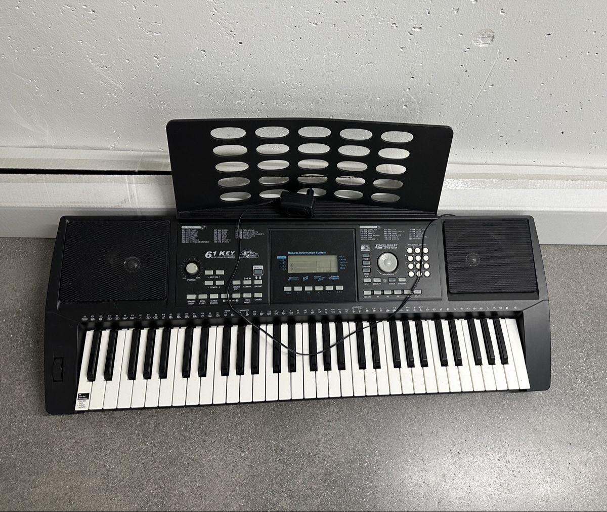 Musikinstrumente: Keyboard – Gebraucht aus Wetzikon ZH von lugis
