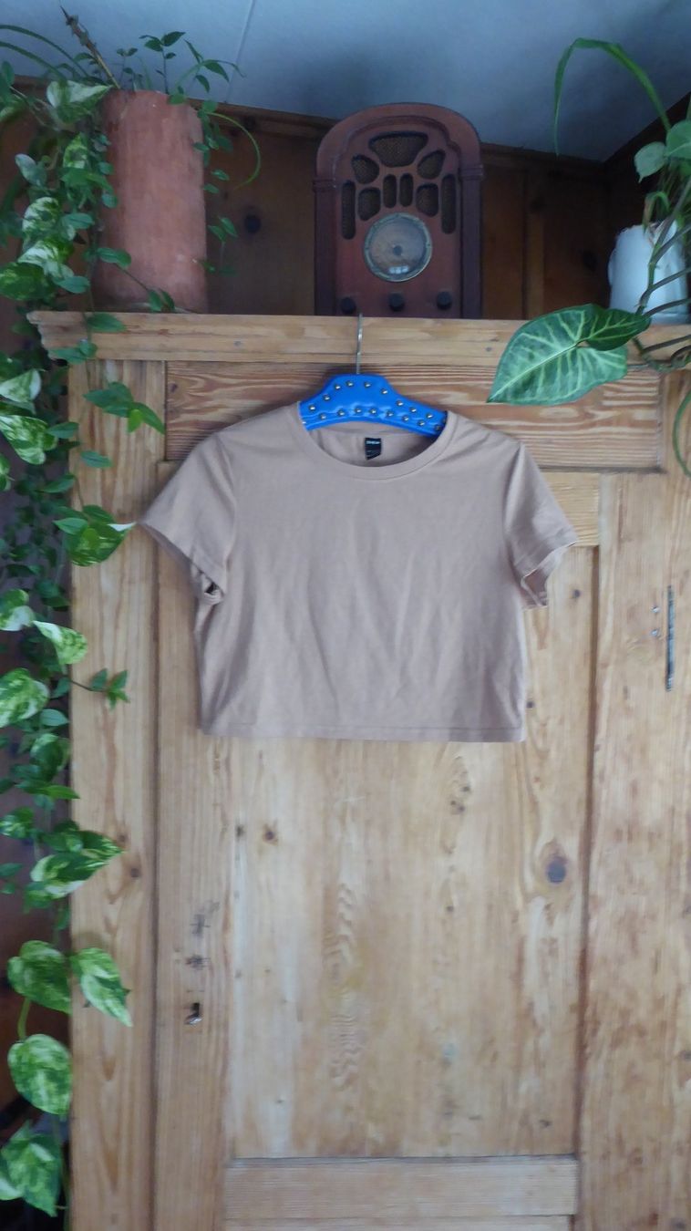 Shein T-shirt: Bauchfreies Tshirt Gr M SHEIN – Usato da Sargans venduto da Benziner 1