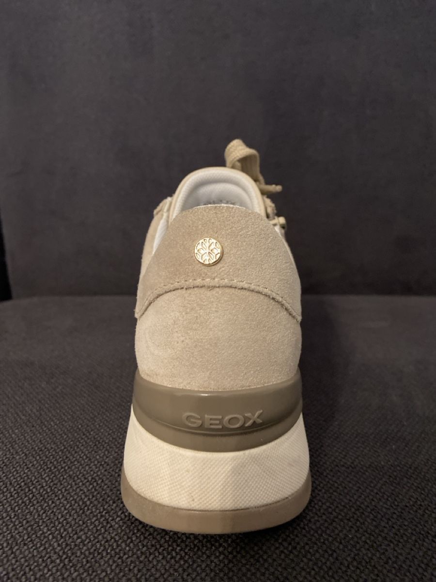 Geox Damenschuhe: Baskets tendance beiges, parfaites pour l'automne. – Gebraucht aus Plan-les-Ouates von lim_7vq9 3