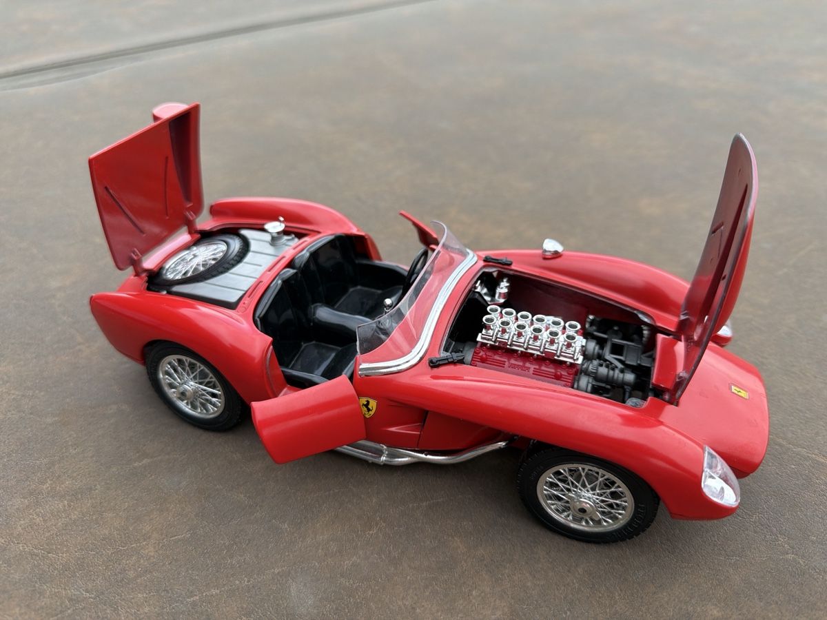 Bburago Modellini d'auto: Ferrari 250 Testarossa - Bburago - 1/18 – Nuovo (secondo la descrizione) da Wolfwil venduto da Rolex1 5