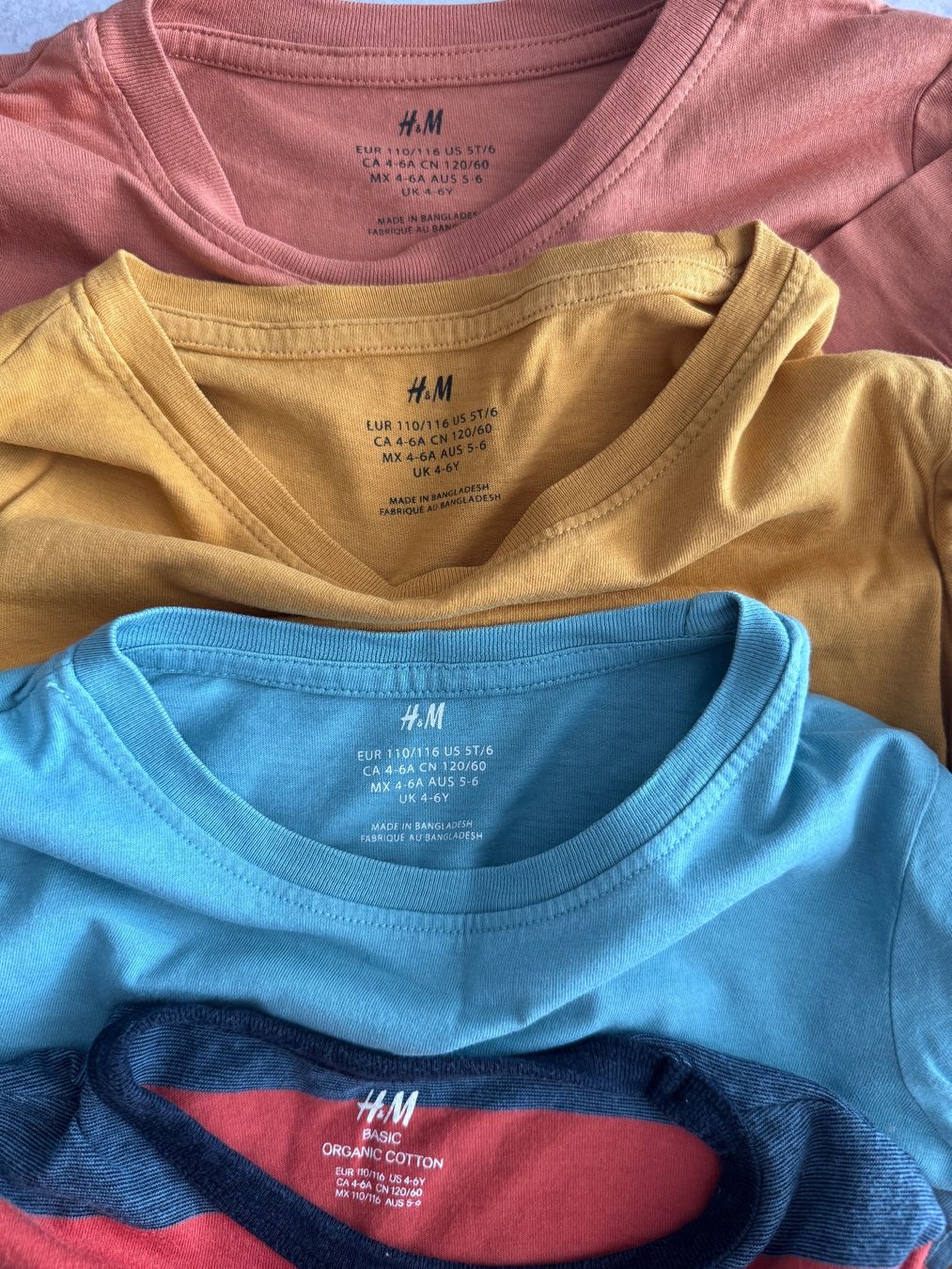 H&M Hemden, T-Shirts & Polos: Langarm T-Shirt Set 110/116 – Gebraucht aus Bonaduz von lut_6rts 1