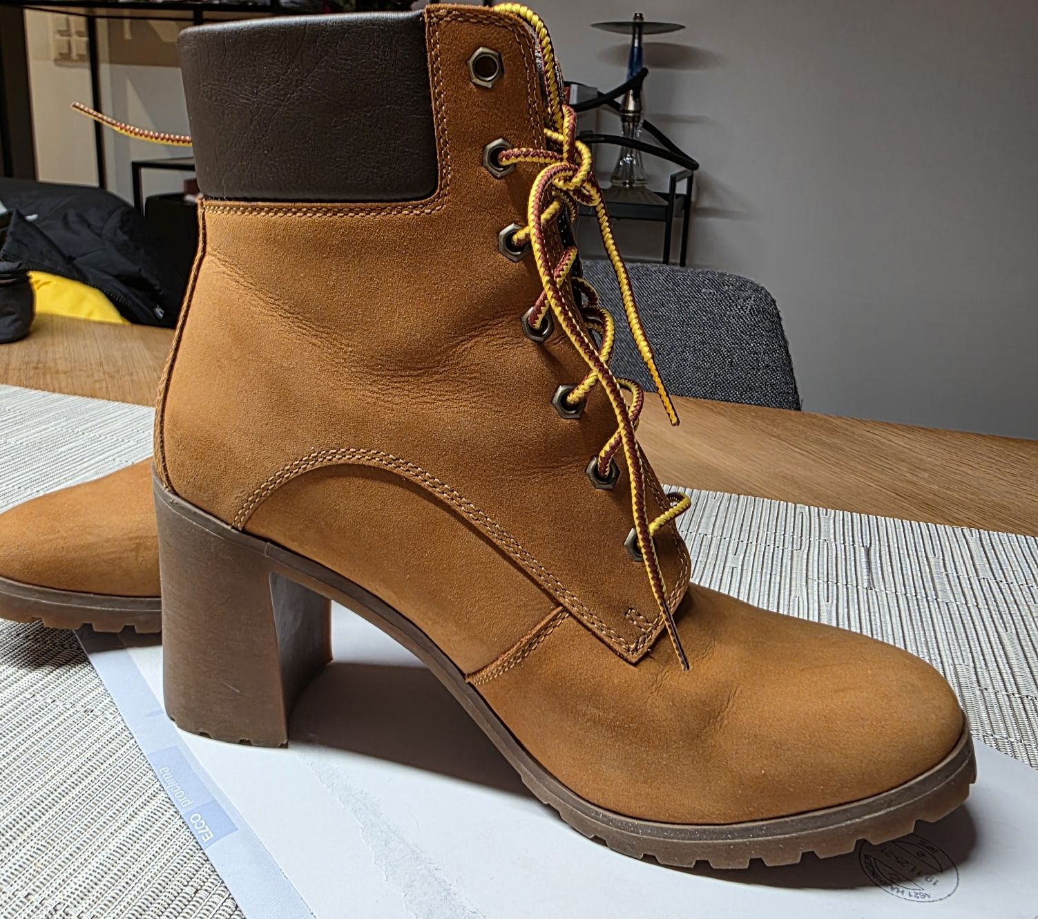 Timberland Scarpe da donna: Timberland Damenstiefel mit Absatz, Grösse 40 – Usato da Schlieren venduto da jen_x559 1