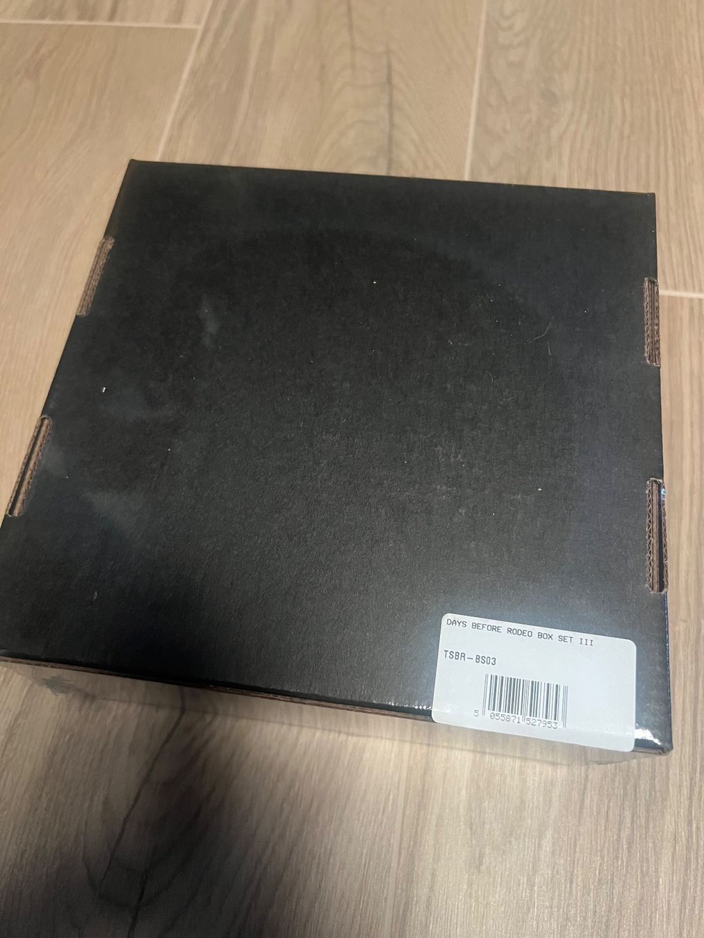 Copricapi, berretti & cappellini: DAYS BEFORE RODEO BOX SET III – Nuovo e nell'imballaggio originale da Epalinges venduto da nsh_t58w 2