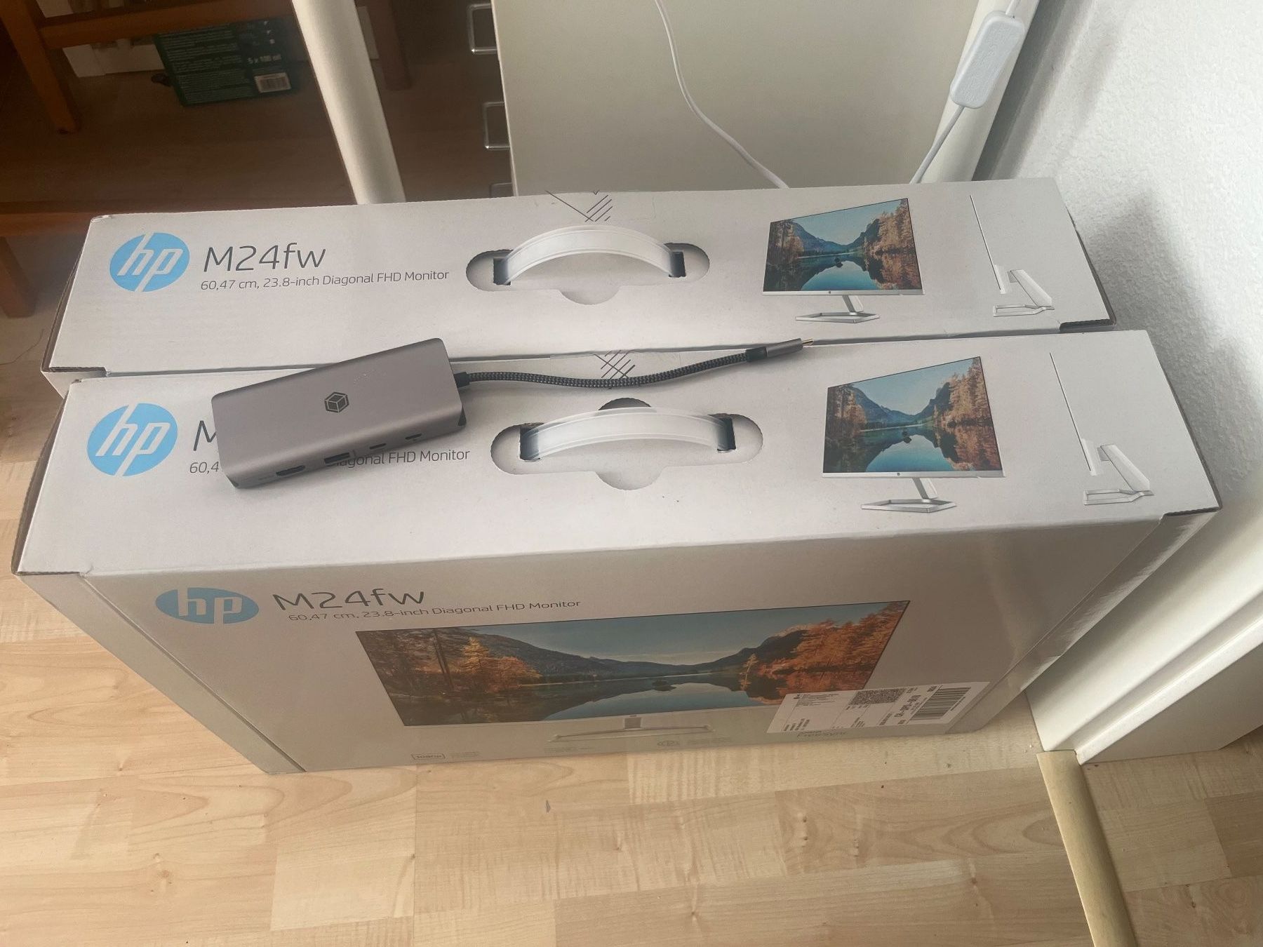 Hewlett Packard Monitore: 2 HP Monitor mit Dockingstation – Neu (gemäss Beschreibung) aus Rickenbach b. Wil von KadiAdi