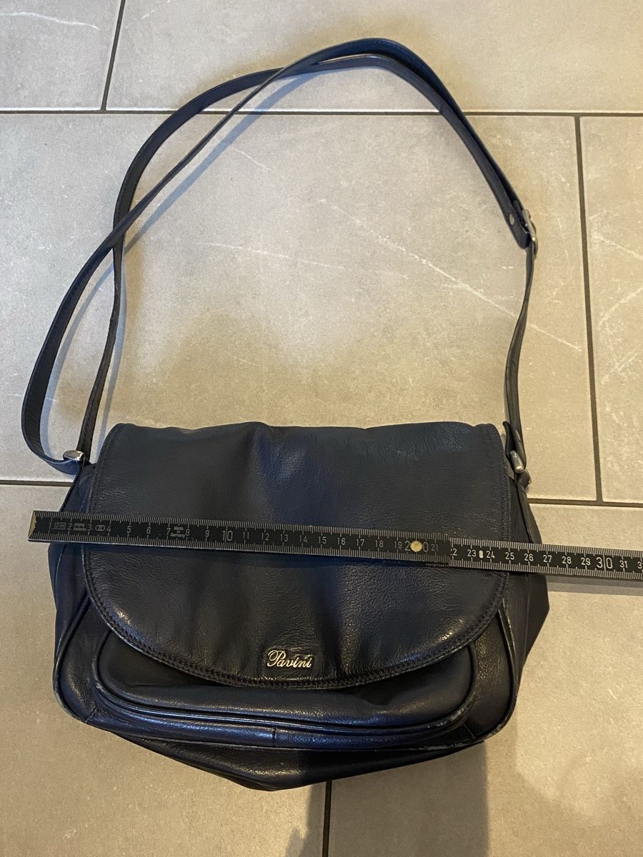 Borse da donna: Dunkelblaue Pavini Handtasche, Leder – Usato da Hünenberg See venduto da lar_9zjk 2