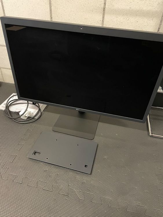 LG 27MD5KLB Ultrafine 27inch IPS LCD 5K UHD Monitor Kaufen auf Ricardo