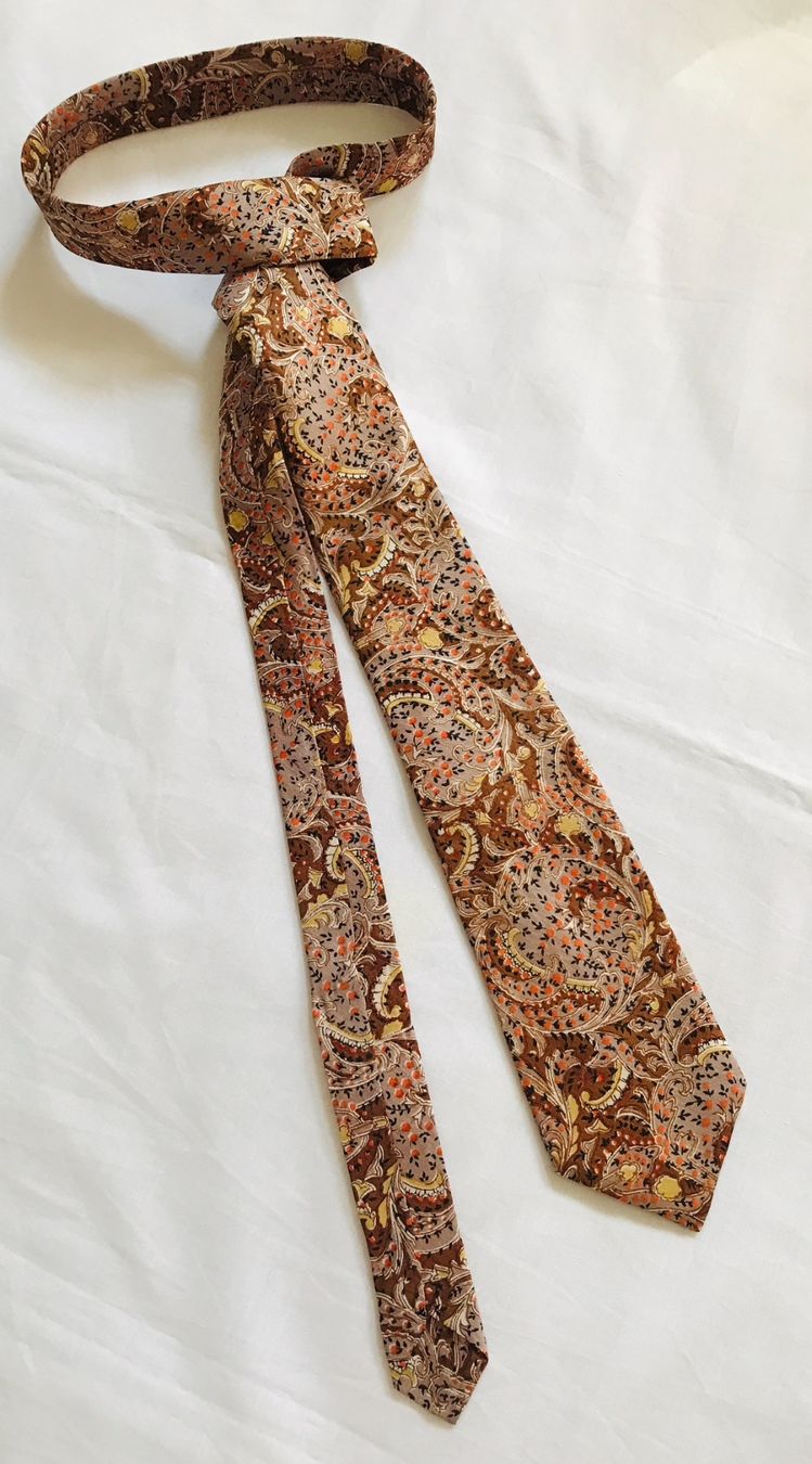 Cravatte: Brand new silk tie. – Nuovo e nell'imballaggio originale da Tagelswangen venduto da fireiceprincess 2