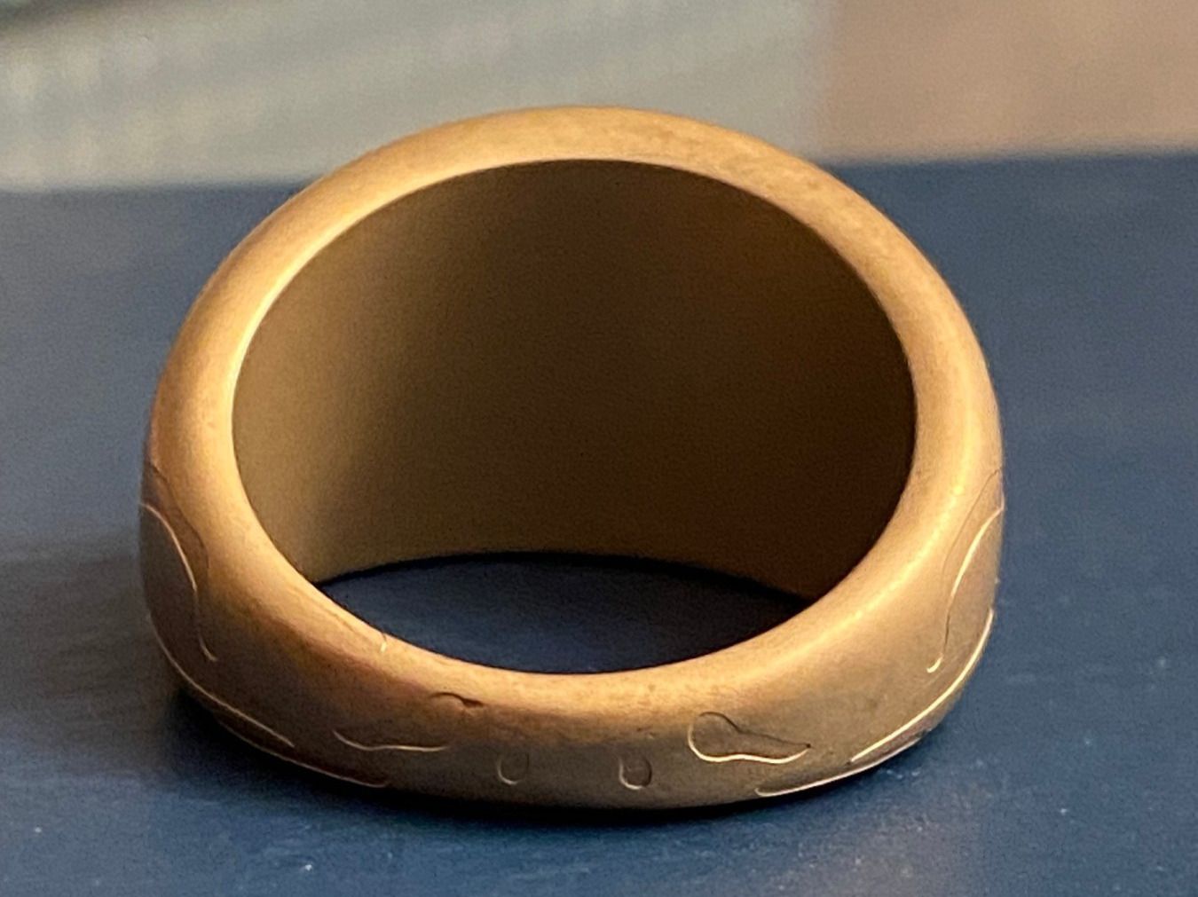 Anelli: Mattgoldfarbener Damenring mit Glitzersteinchen – Nuovo (secondo la descrizione) da Huttwil venduto da graesihu 2