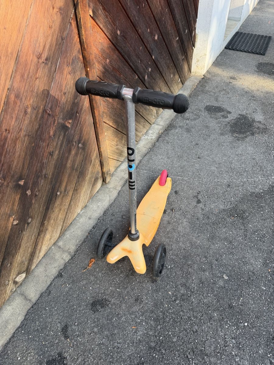 Micro Kickboard: Mini Micro Kinderroller gelb – Usato da Triesenberg venduto da dom_hd56 1