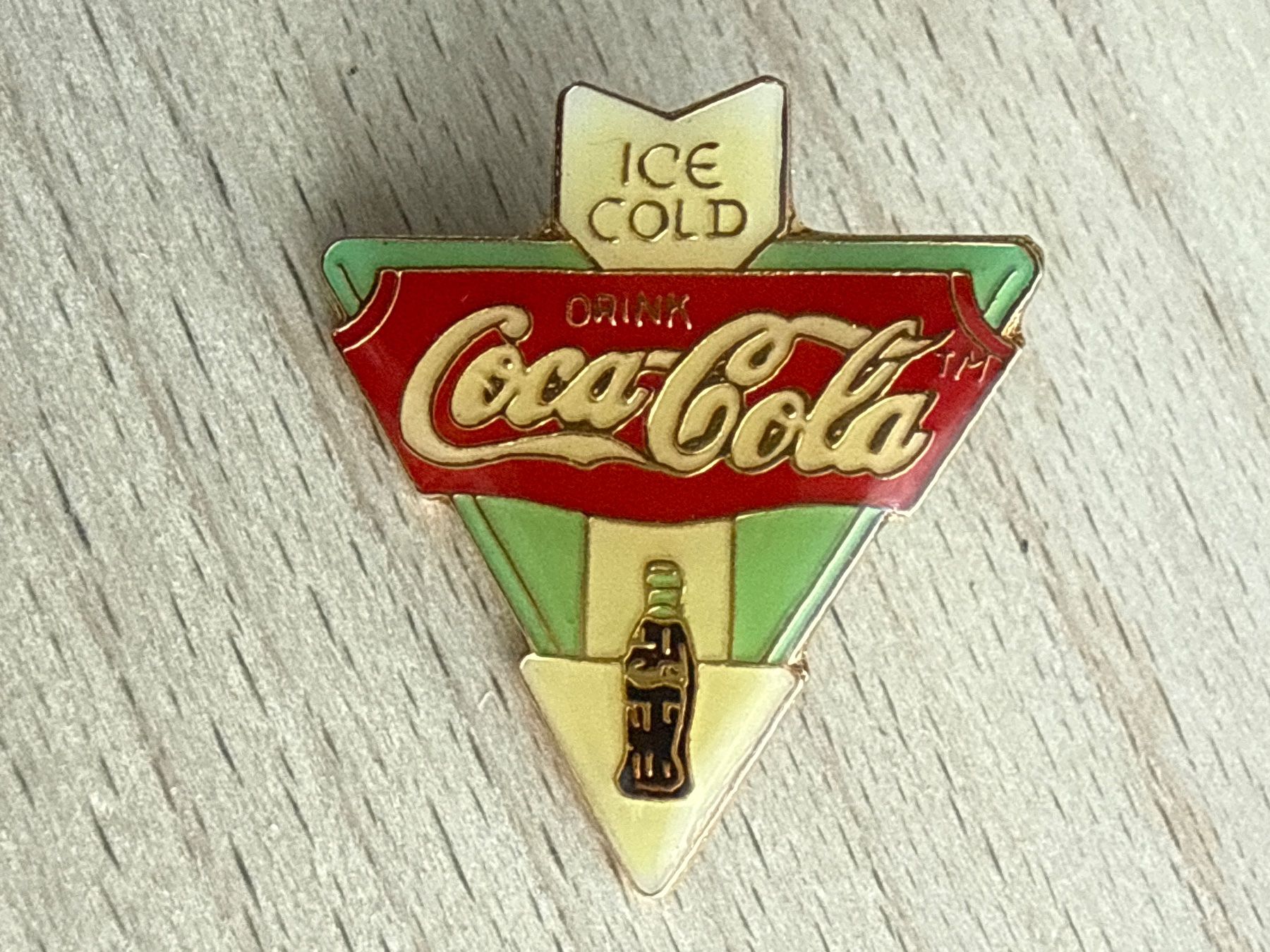 Coca-Cola Placchette & Badge: Pin Coca-Cola  "ICE COLD" – Usato da Glattbrugg venduto da Schweigmatt