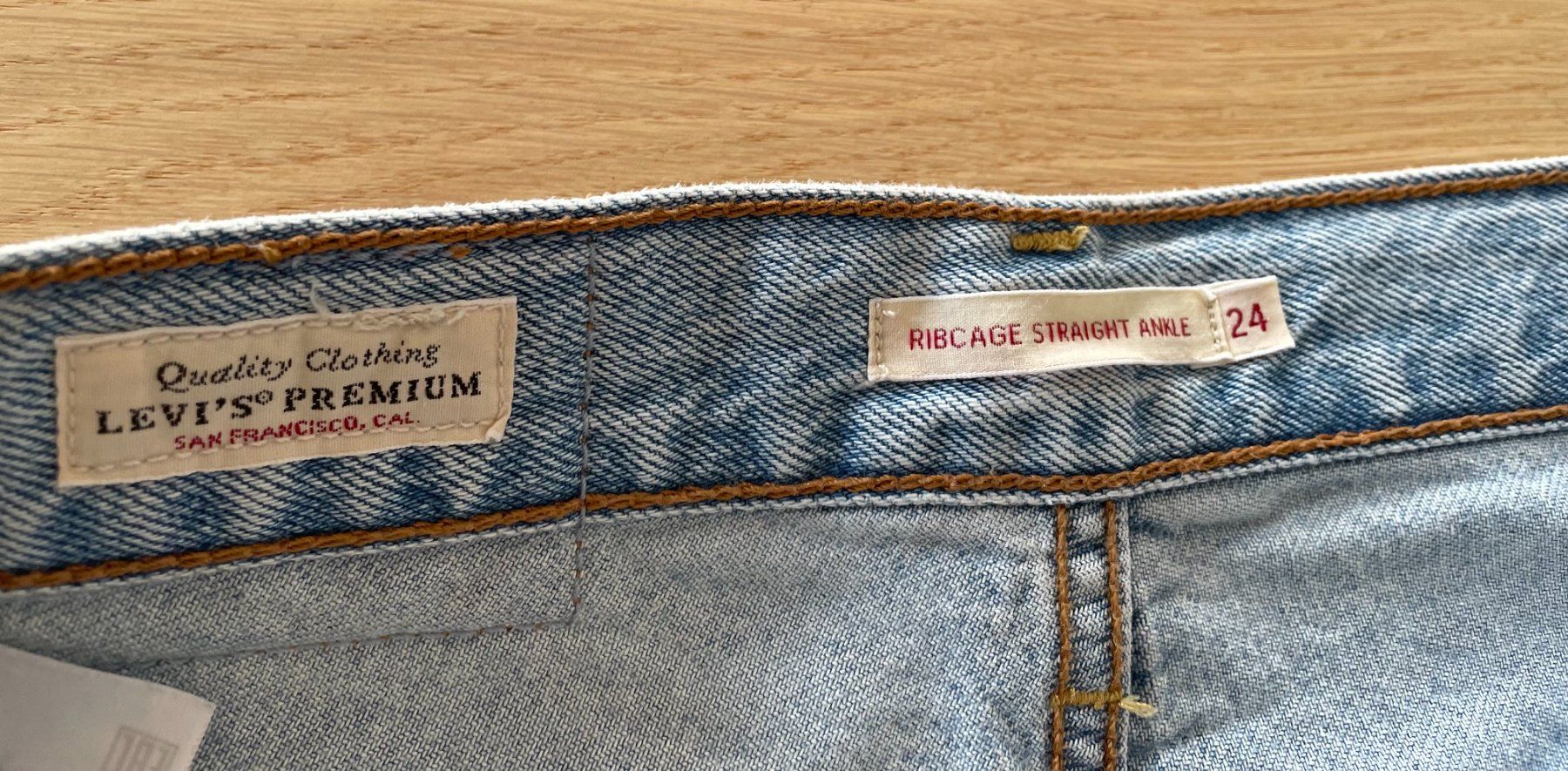 Levi's Jeans: Jeans - Levi's Ribcage Straight Ankle – D'occasion à Eschenbach LU par B.L.R 2