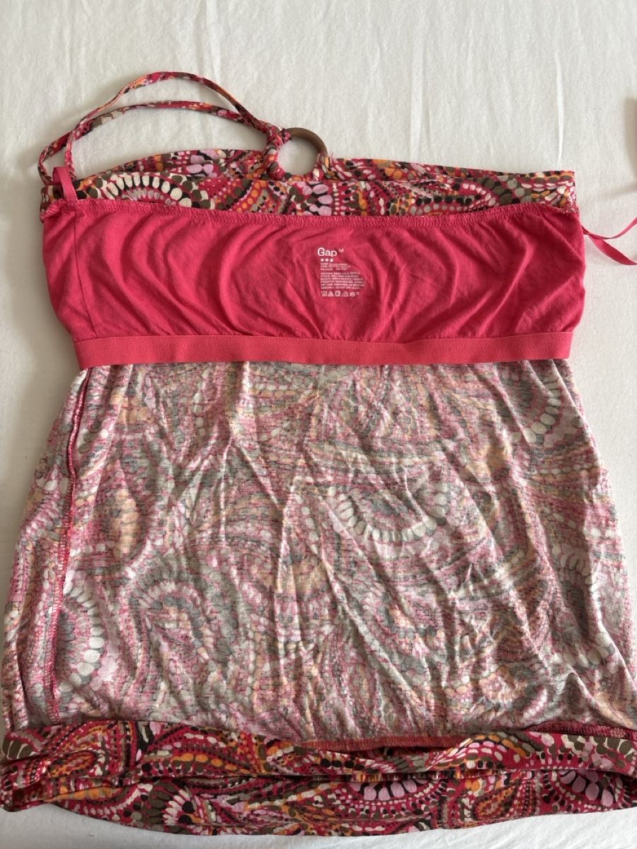 Gap Tops: Halter Top Gap pink pattern size M good condition – D'occasion à Zürich par maferv_23 1