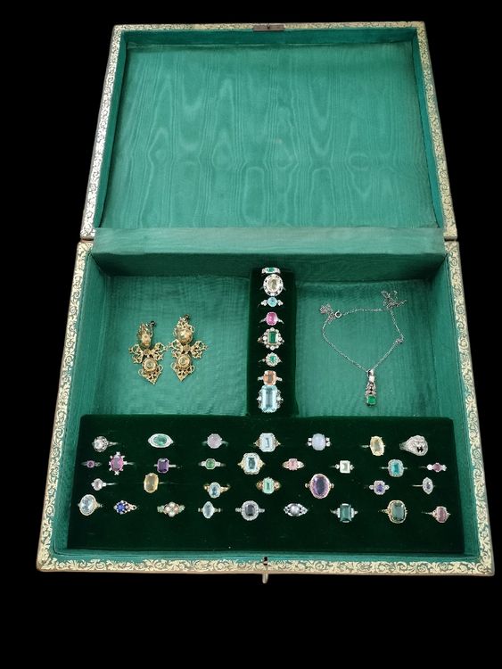 Antike Leder Schmuckbox Ringbox Schatulle mit grünem Samt (Gebraucht ...