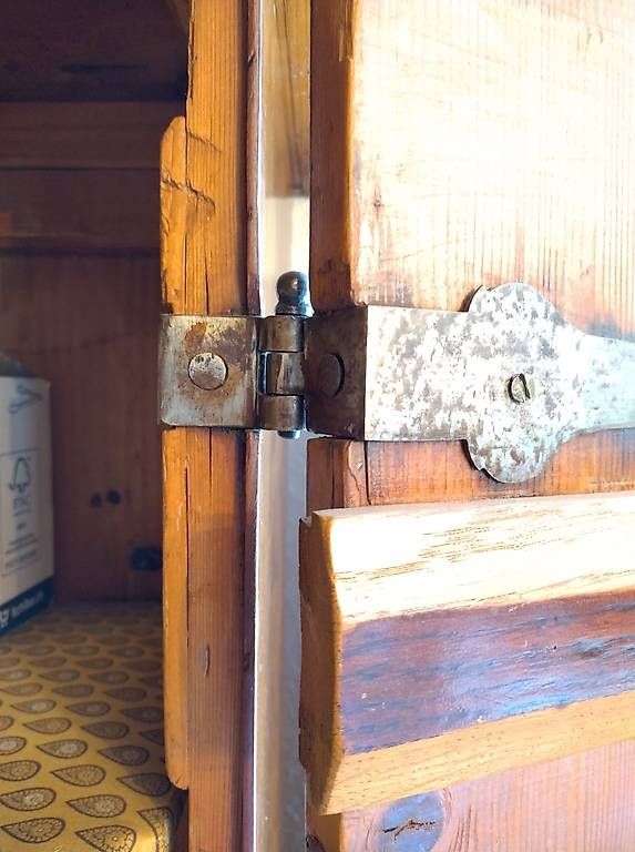 Armadi: Flachbarock-Steckschrank aus Nussbaum – Usato da Buttwil venduto da Mafu71 4